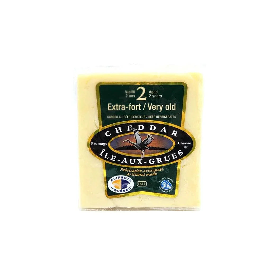 Extra Sharp Cheddar Cheese Aged 2 Years Île-aux-Grues Fromagerie de l'Isle - La Boite à Grains