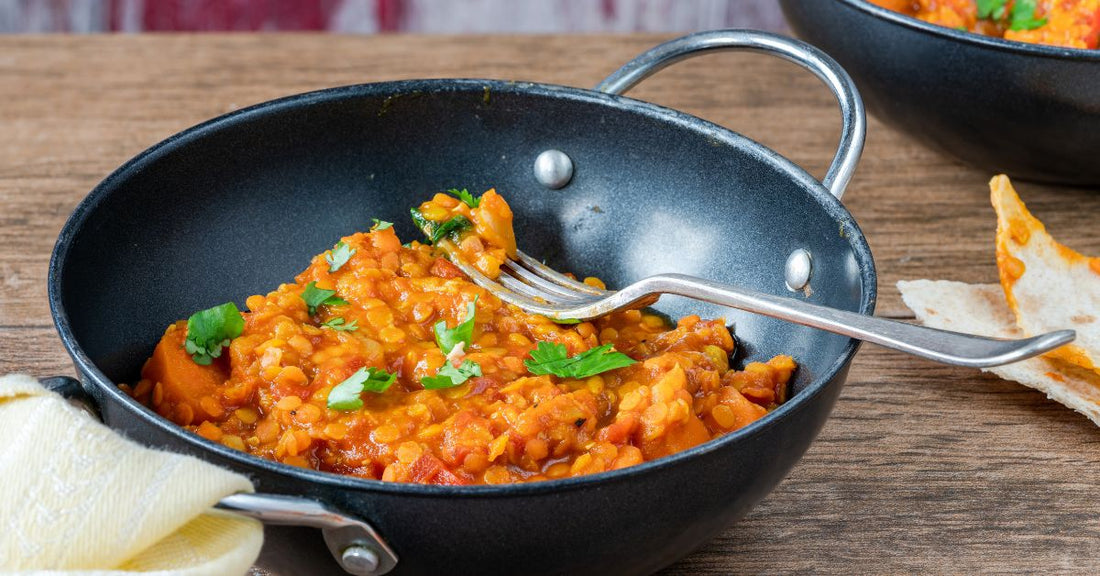 Dahl de lentilles rouges avec riz au chou-fleur et à la coriandre