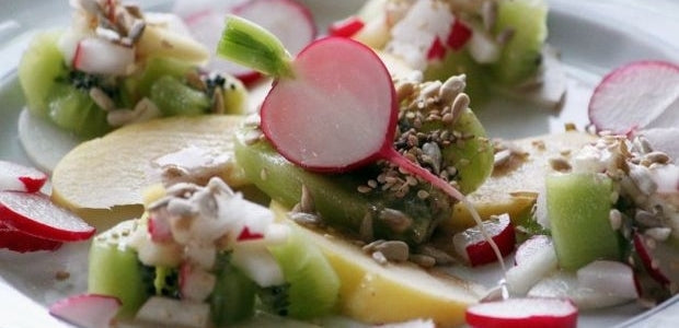 Salade printanière croquante et colorée