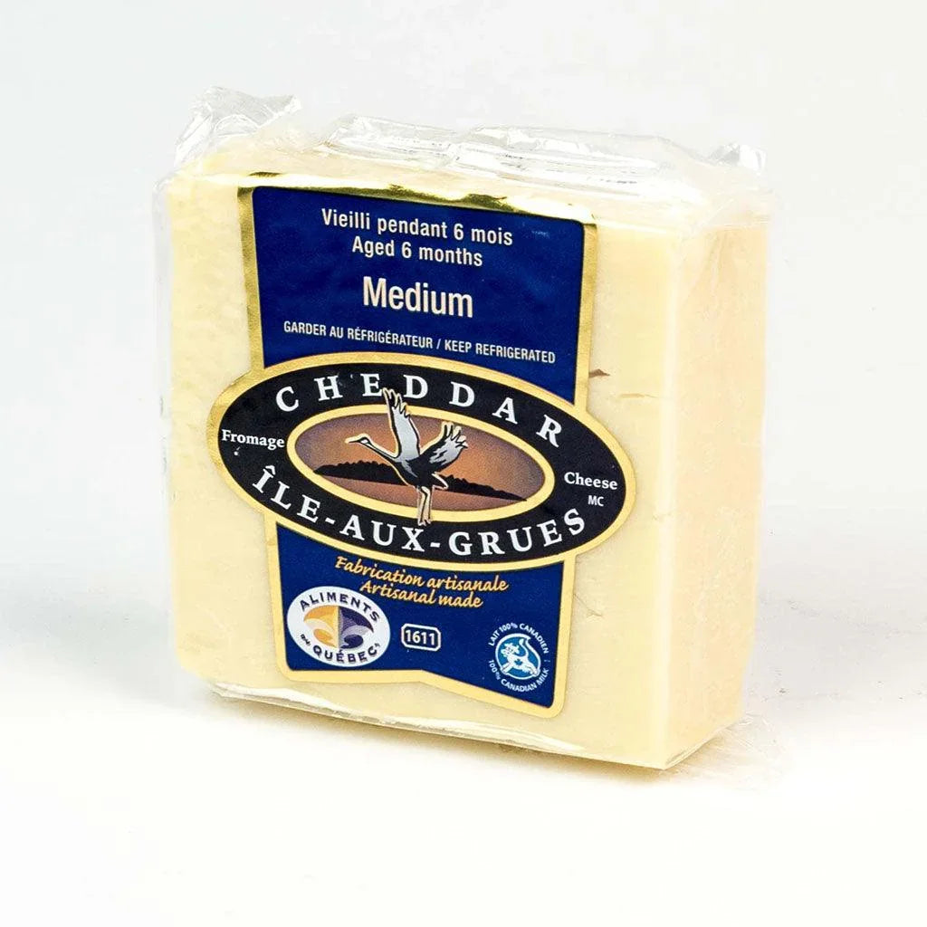 Fromage Cheddar Medium Vieilli 6 Mois Île-aux-Grues Fromagerie de l'Isle - La Boite à Grains