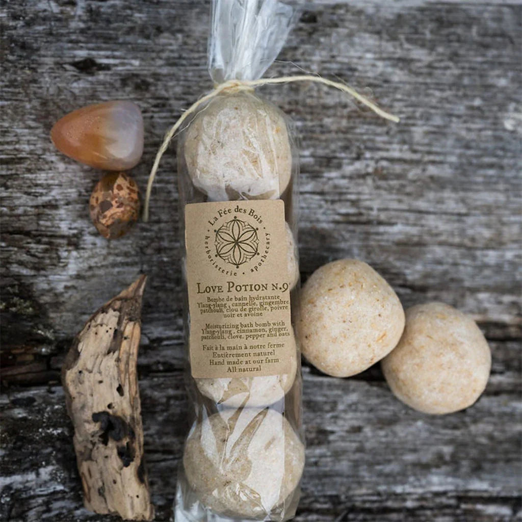 Moisturizing Bath Bomb Love Potion N.9 The Fairy of the Woods - La Boite à Grains